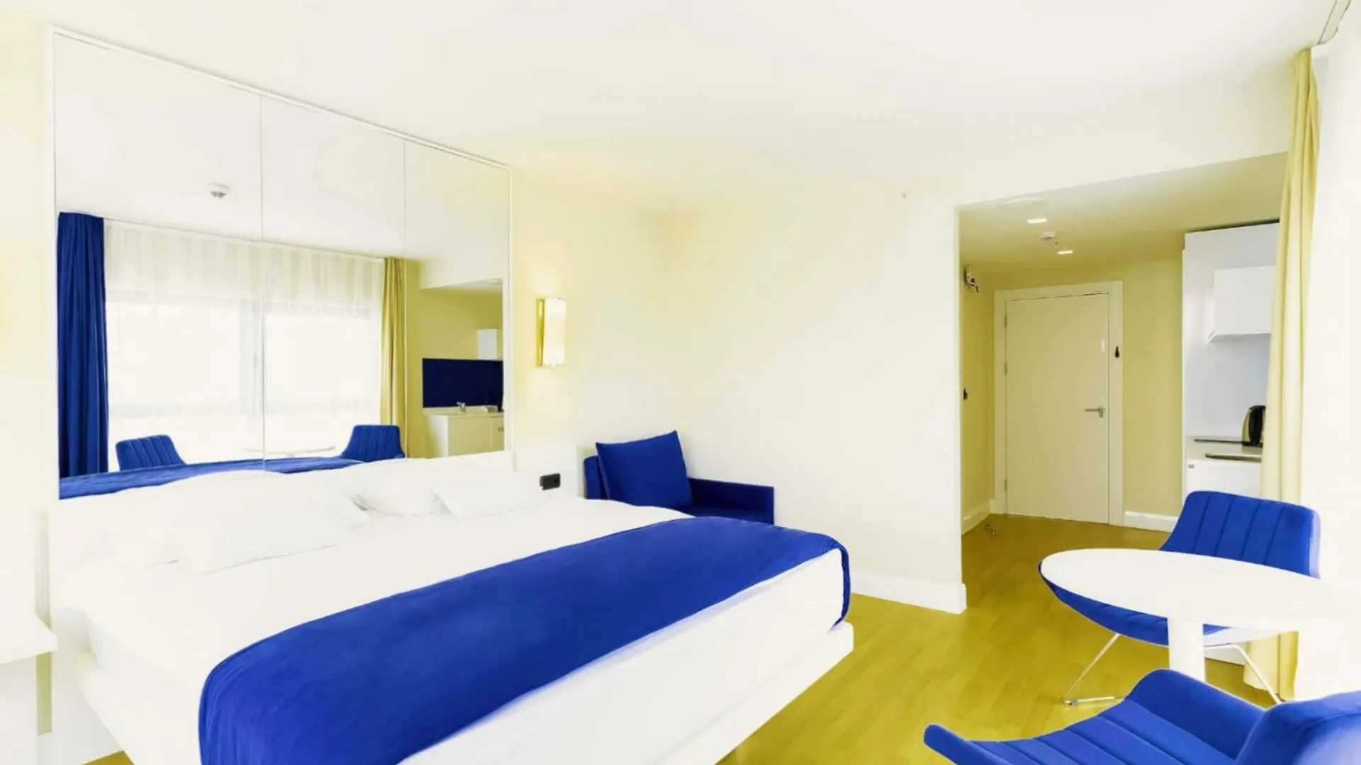 Golden Horizon Aparthotel In Orbi City Batum