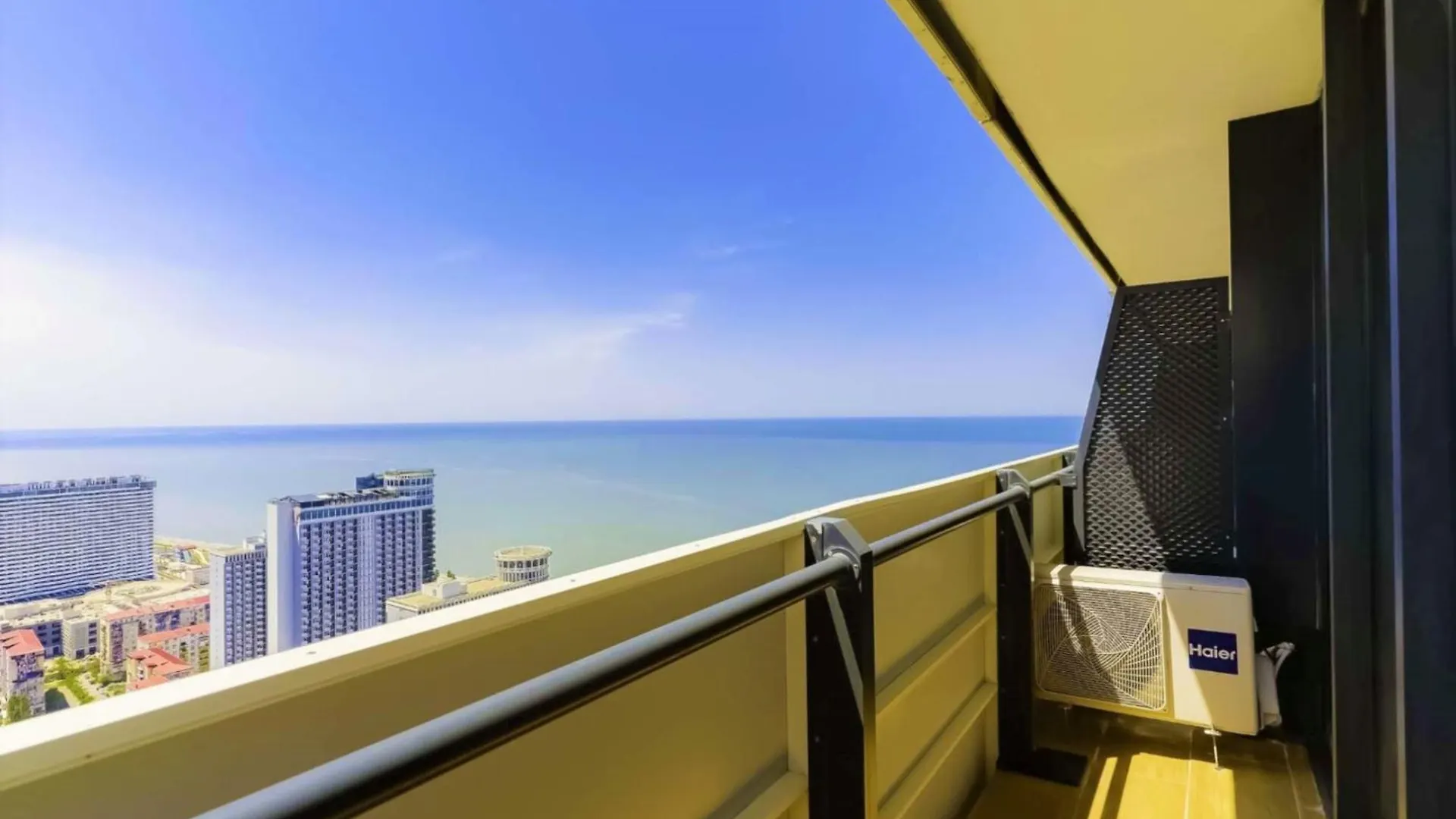 Golden Horizon Aparthotel In Orbi City Batum 5*,  Gürcistan